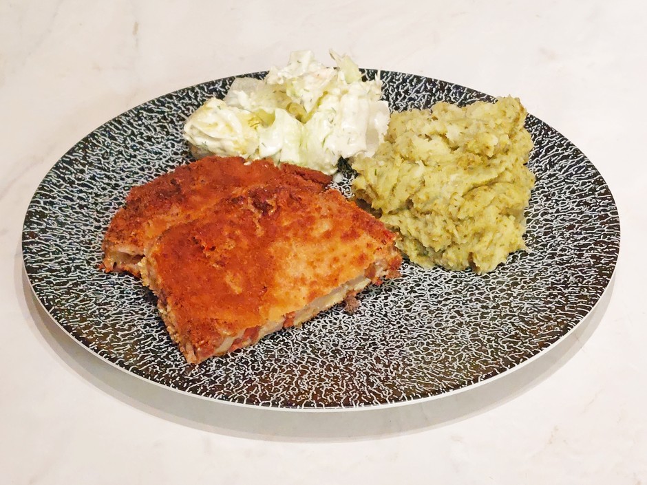 Panierter Pizzaleberkäse mit Kartoffel-Basilikum-Püree