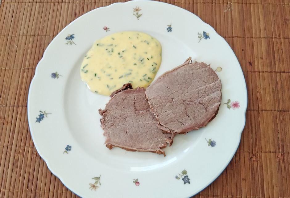 Gekochtes Rindfleisch mit Schnittlauchsauce - Rezept
